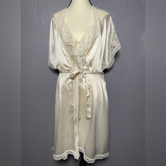 Lily of France Other - 🔥VINTAGE LILY OF FRANCE 60s 70s 80s Lace Nightgown Robe Chemise Set Cream